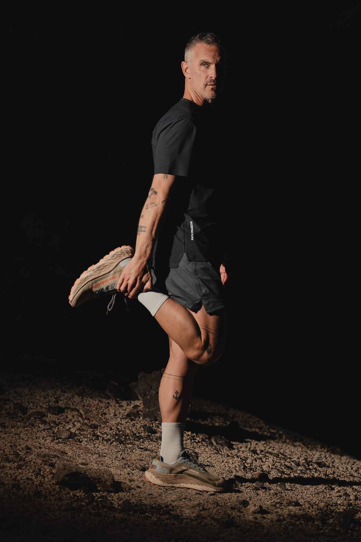 image-variant-color-black--