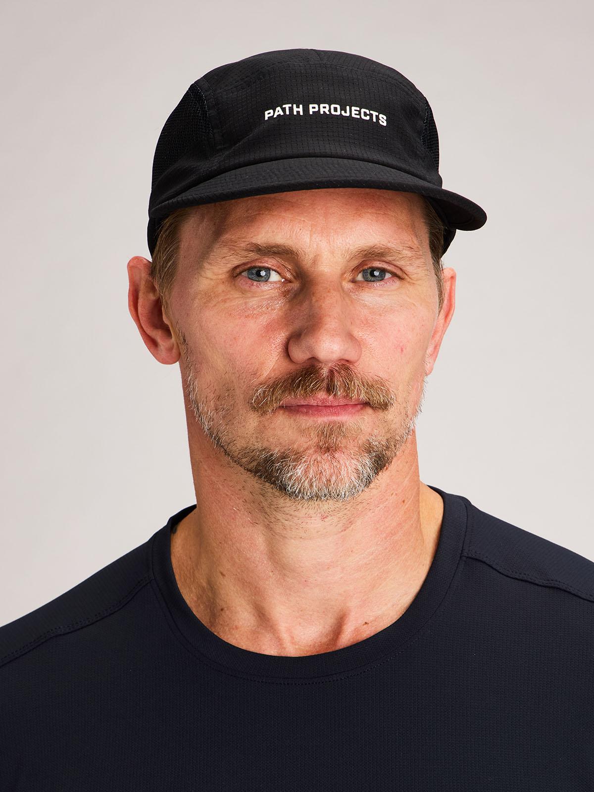 image-variant-color-black--